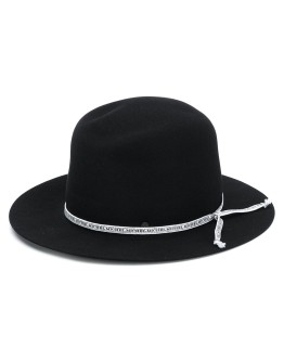 André ribbon logo hat