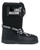 logo snow boots