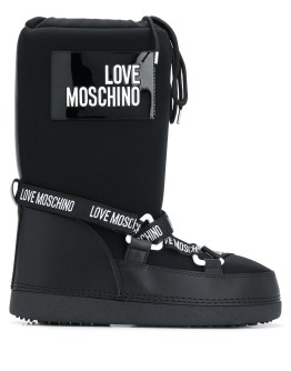 logo snow boots