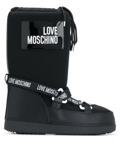 logo snow boots