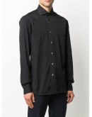 spread collar shirt