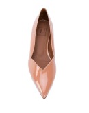 varnished pointed shoes