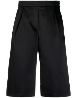 pleated knee-length shorts