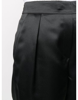 pleated knee-length shorts