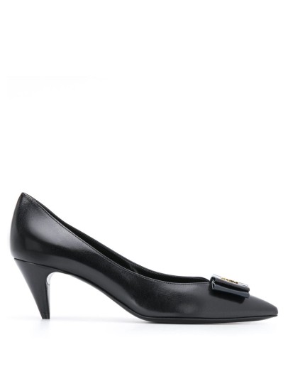 logo plaque pumps