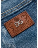  skinny-fit jeans 