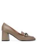 square toe chain detail pumps