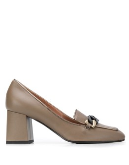 square toe chain detail pumps