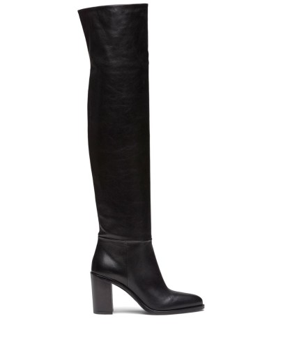 knee-length mid-heeled boots