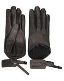 tag-detail gloves
