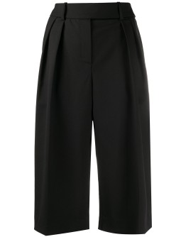 tailored knee-length shorts 