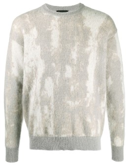 tie-dye sweatshirt