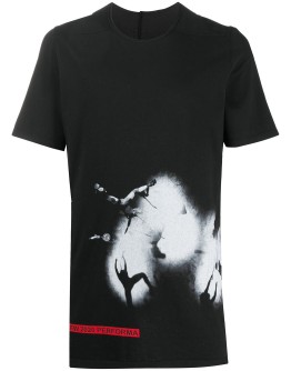 graphic-print T-shirt