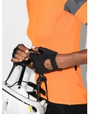 touch-strap cycling gloves