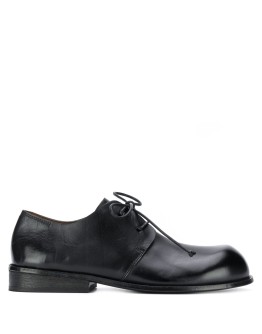 flat lace-up shoes