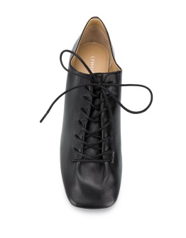 square toe lace-up shoes