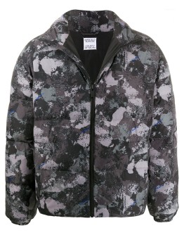 camouflage-print puffer jacket